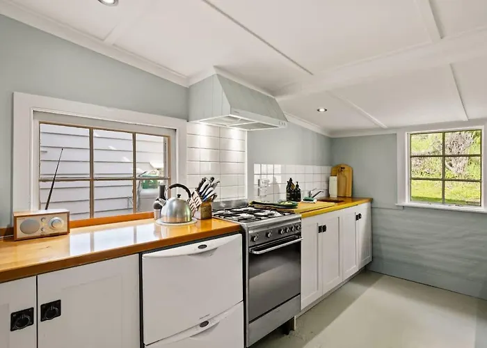 Walnut - Sleeps 6, Walk To * Wanaka