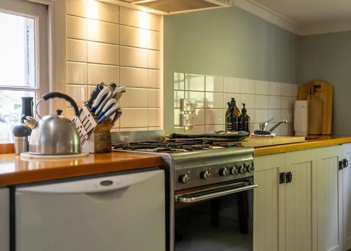 Walnut - Sleeps 6, Walk To Hébergement de vacances