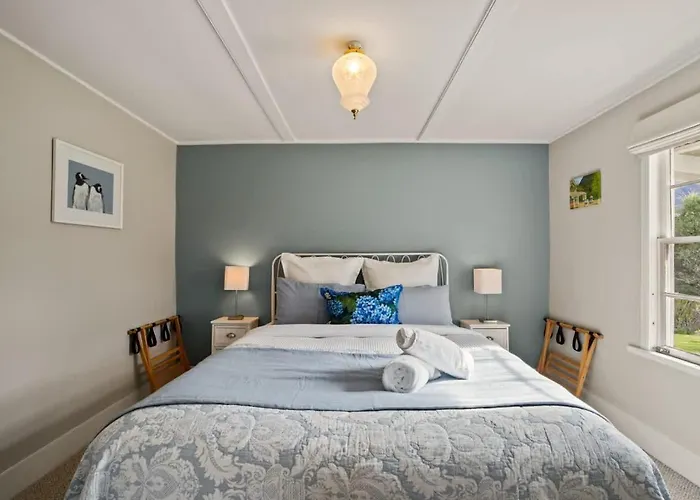 Walnut - Sleeps 6, Walk To