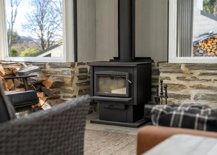 Walnut - Sleeps 6, Walk To Wanaka