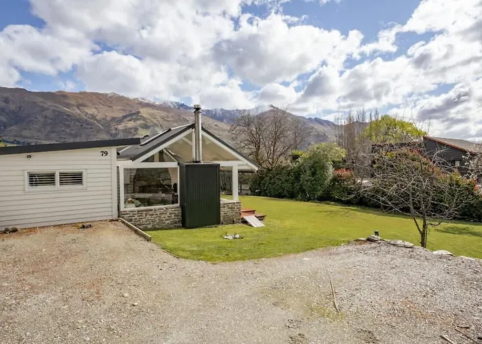 Walnut - Sleeps 6, Walk To Wanaka